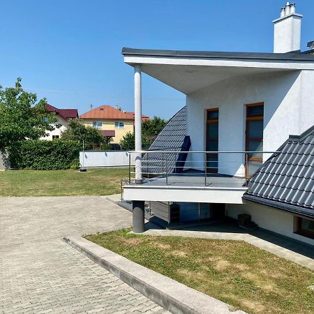 Apartman Triga Snina Exteriör bild