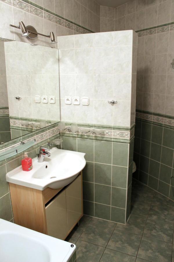 Apartman Triga Snina Exteriör bild